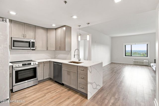 1 Carriage City Plaza 1506, Rahway, NJ 07065