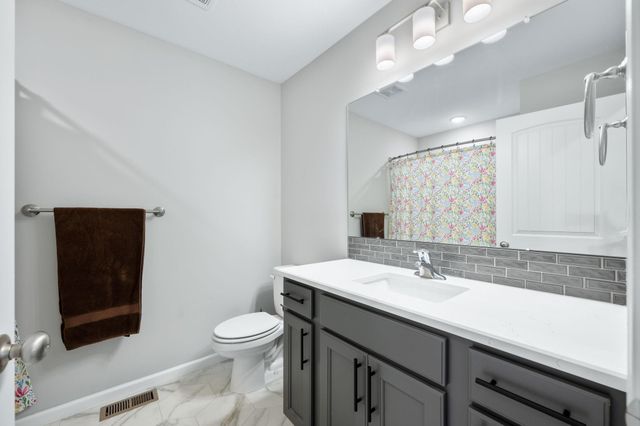 768 E Sunset Cir, Goddard, KS 67052