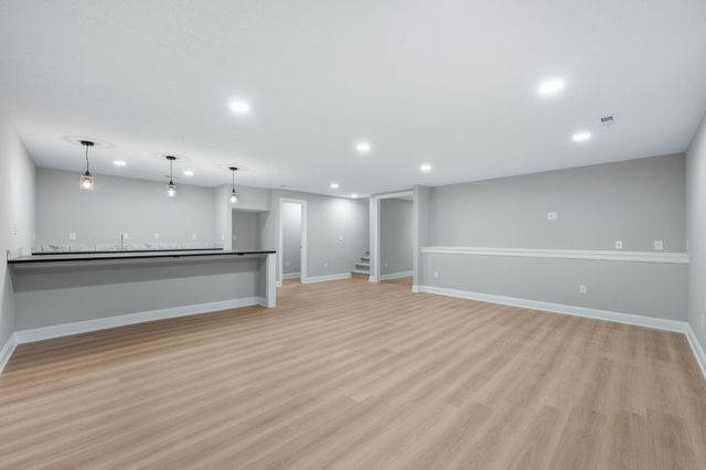 768 E Sunset Cir, Goddard, KS 67052