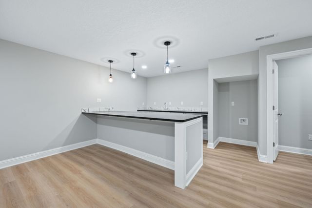 768 E Sunset Cir, Goddard, KS 67052