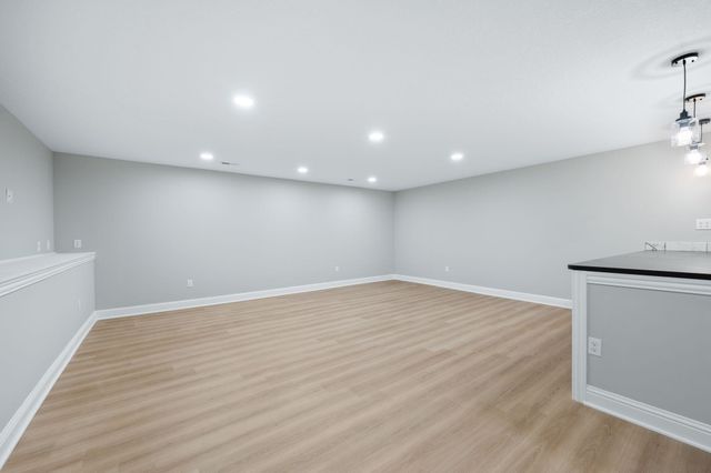 768 E Sunset Cir, Goddard, KS 67052
