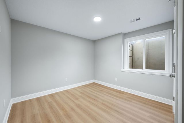 768 E Sunset Cir, Goddard, KS 67052