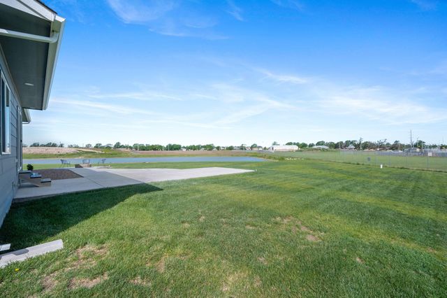 768 E Sunset Cir, Goddard, KS 67052
