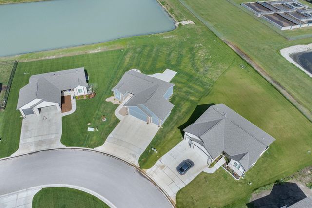 768 E Sunset Cir, Goddard, KS 67052