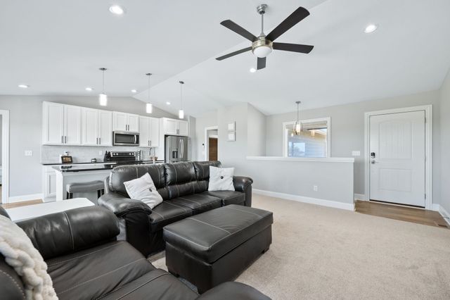 768 E Sunset Cir, Goddard, KS 67052