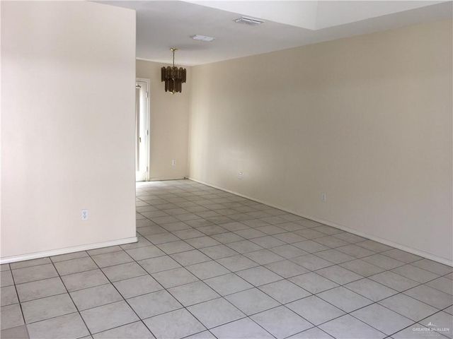 2002 Angus Street B, Mission, TX 78572