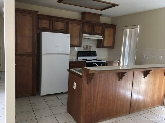 2002 Angus Street B, Mission, TX 78572