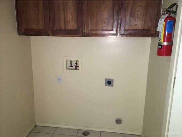 2002 Angus Street B, Mission, TX 78572