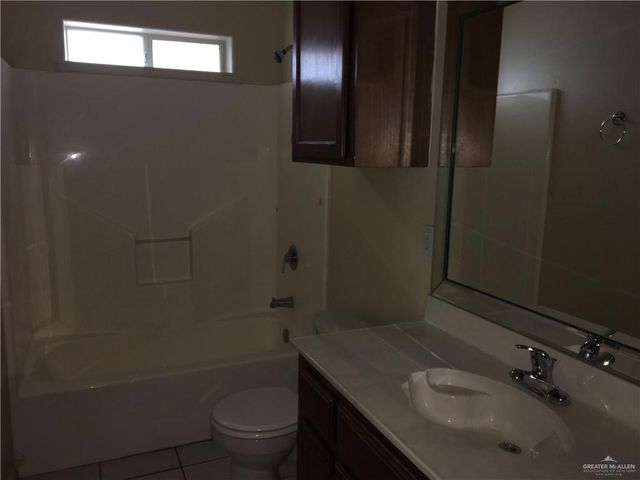 2002 Angus Street B, Mission, TX 78572