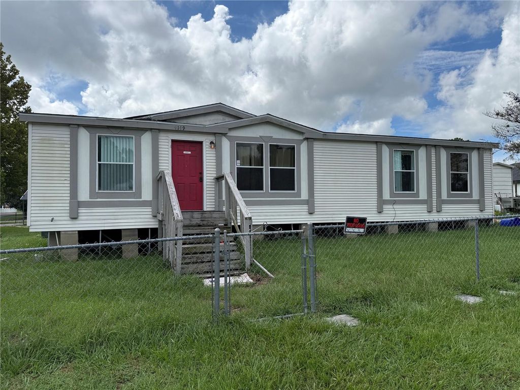 4119 SE LEMON AVENUE, Highland City, FL 33846