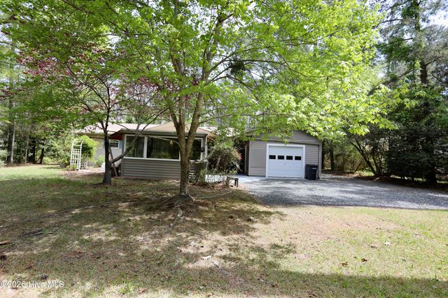 107 S Lakeshore Drive, Whispering Pines, NC 28327