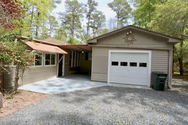 107 S Lakeshore Drive, Whispering Pines, NC 28327