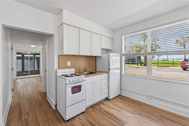 908 VILLAS DRIVE 31, Venice, FL 34285
