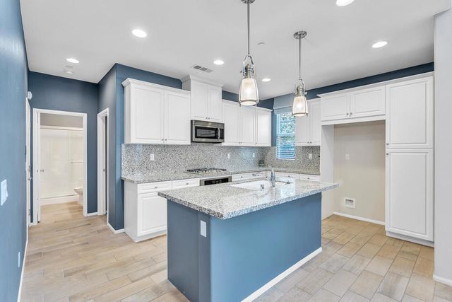 232 Paseo Gusto 122, Palm Desert, CA 92211