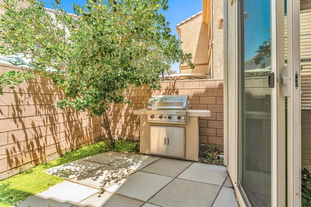 232 Paseo Gusto 122, Palm Desert, CA 92211