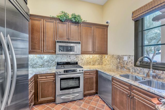 232 Paseo Gusto 122, Palm Desert, CA 92211