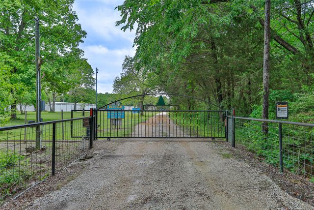 301 Cedar Point Circle, Gordonville, TX 76245