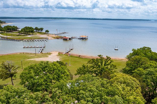 301 Cedar Point Circle, Gordonville, TX 76245