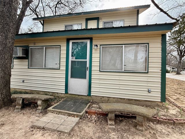 301 Cedar Point Circle, Gordonville, TX 76245