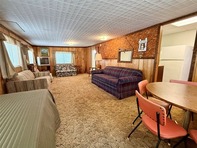 301 Cedar Point Circle, Gordonville, TX 76245