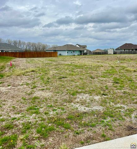 7636 SW 24th TER, Topeka, KS 66614