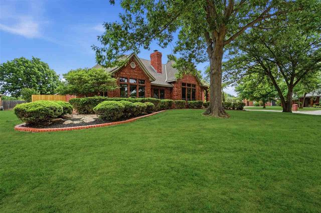 3102 NE Heritage Dr, Lawton, OK 73507