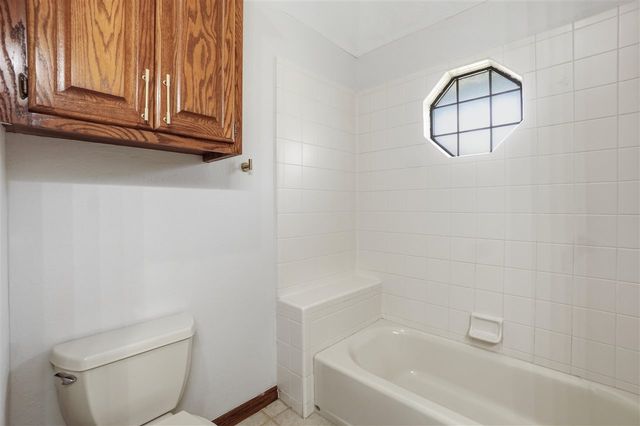 3102 NE Heritage Dr, Lawton, OK 73507