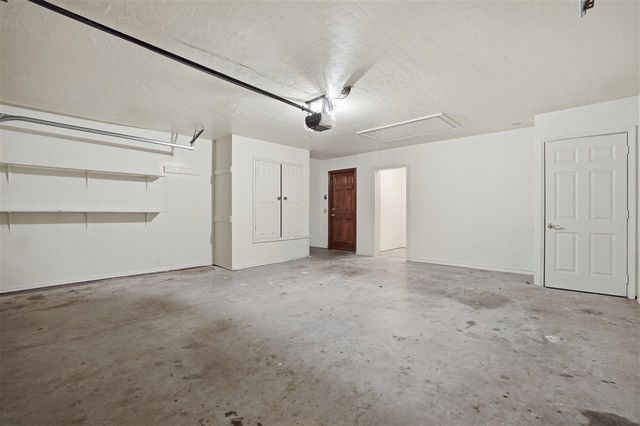 3102 NE Heritage Dr, Lawton, OK 73507