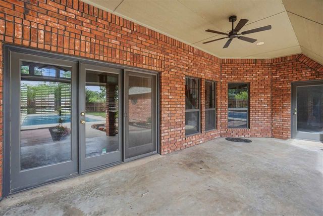 3102 NE Heritage Dr, Lawton, OK 73507