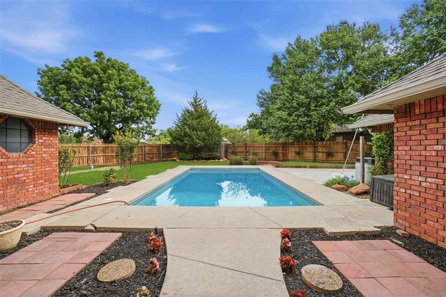 3102 NE Heritage Dr, Lawton, OK 73507