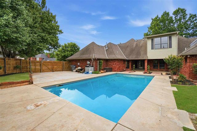 3102 NE Heritage Dr, Lawton, OK 73507