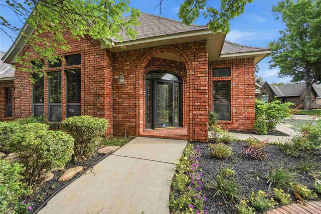 3102 NE Heritage Dr, Lawton, OK 73507