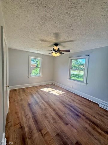 437 Oaklette DR, Chesapeake, VA 23325