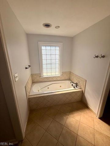 437 Oaklette DR, Chesapeake, VA 23325