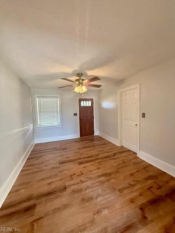 437 Oaklette DR, Chesapeake, VA 23325