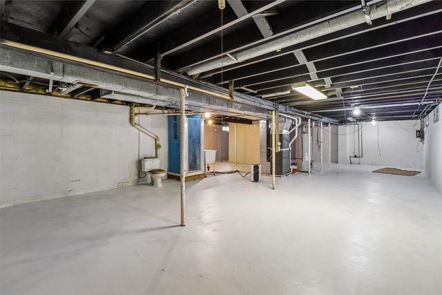 1209 Walnut Street, West Des Moines, IA 50265
