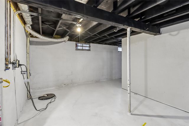 1209 Walnut Street, West Des Moines, IA 50265