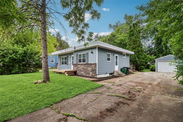 1209 Walnut Street, West Des Moines, IA 50265
