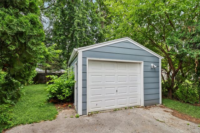 1209 Walnut Street, West Des Moines, IA 50265