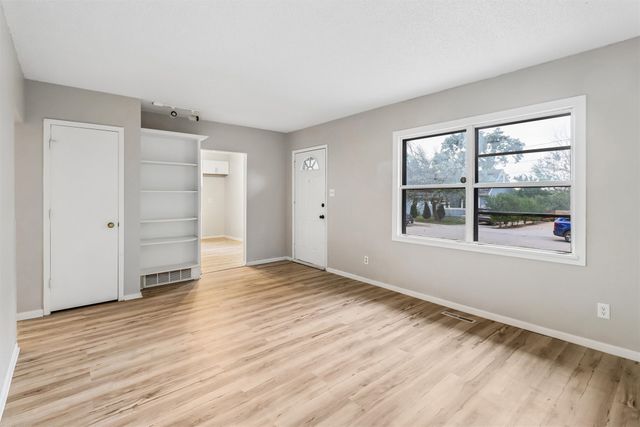 1209 Walnut Street, West Des Moines, IA 50265