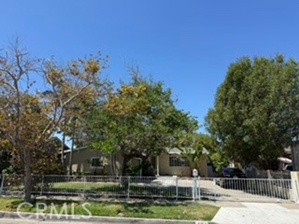 534 S Townsend Street, Santa Ana, CA 92703 — photo 2