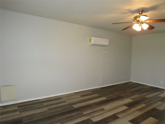 4647 S Bonnie Brae Street, Denton, TX 76226