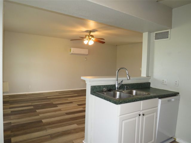 4647 S Bonnie Brae Street, Denton, TX 76226