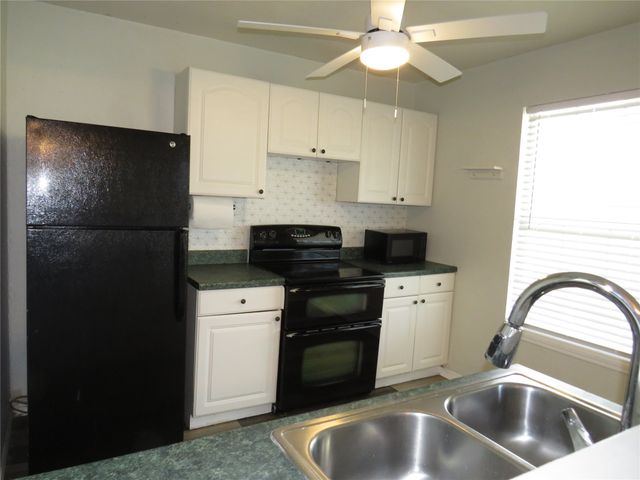 4647 S Bonnie Brae Street, Denton, TX 76226