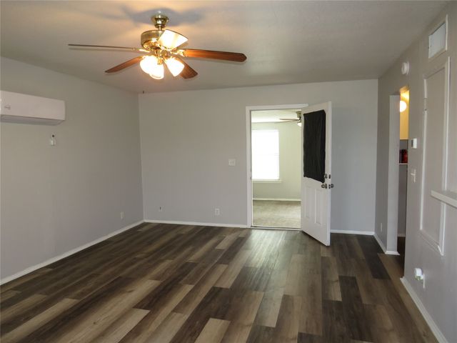 4647 S Bonnie Brae Street, Denton, TX 76226