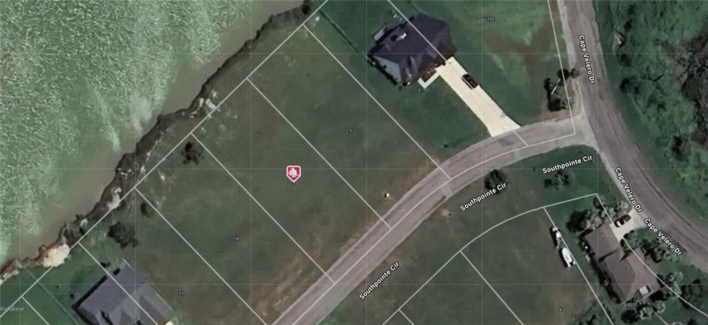 7 Southpointe Cir, Rockport, TX 78382 — exterior