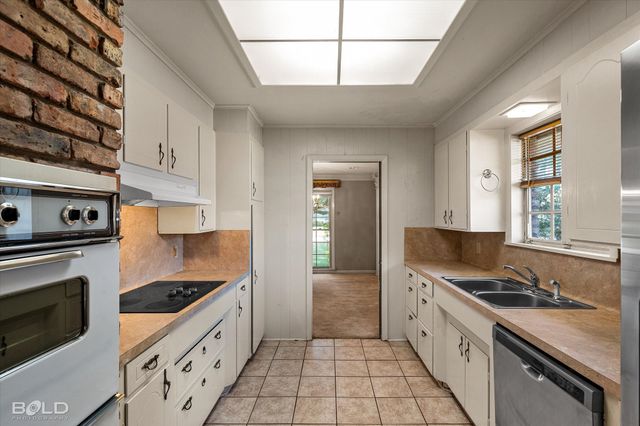 2305 Arlington Place, Bossier City, LA 71111