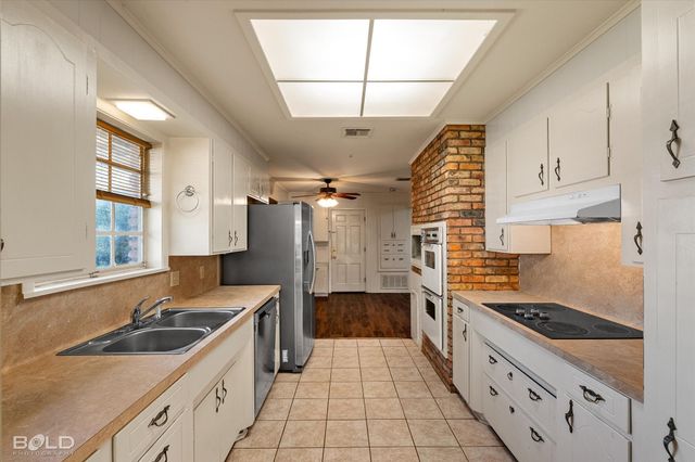 2305 Arlington Place, Bossier City, LA 71111