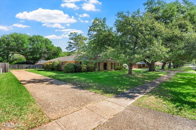 2305 Arlington Place, Bossier City, LA 71111