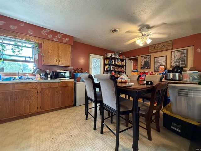 1115 N 9th Street, Mitchell, IN 47446